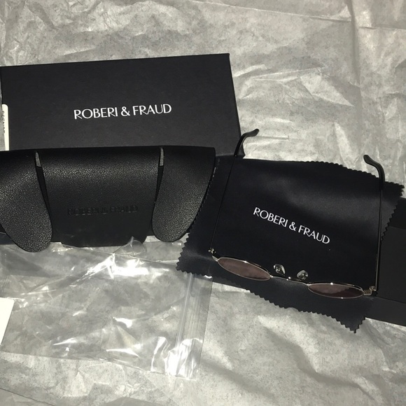 Exclusive SSENSE Roberi & Fraud Doris Sunglasses - Picture 5 of 6